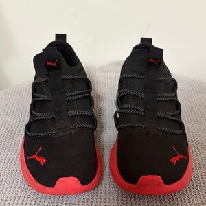 Puma Kids Sneakers in Black and Red